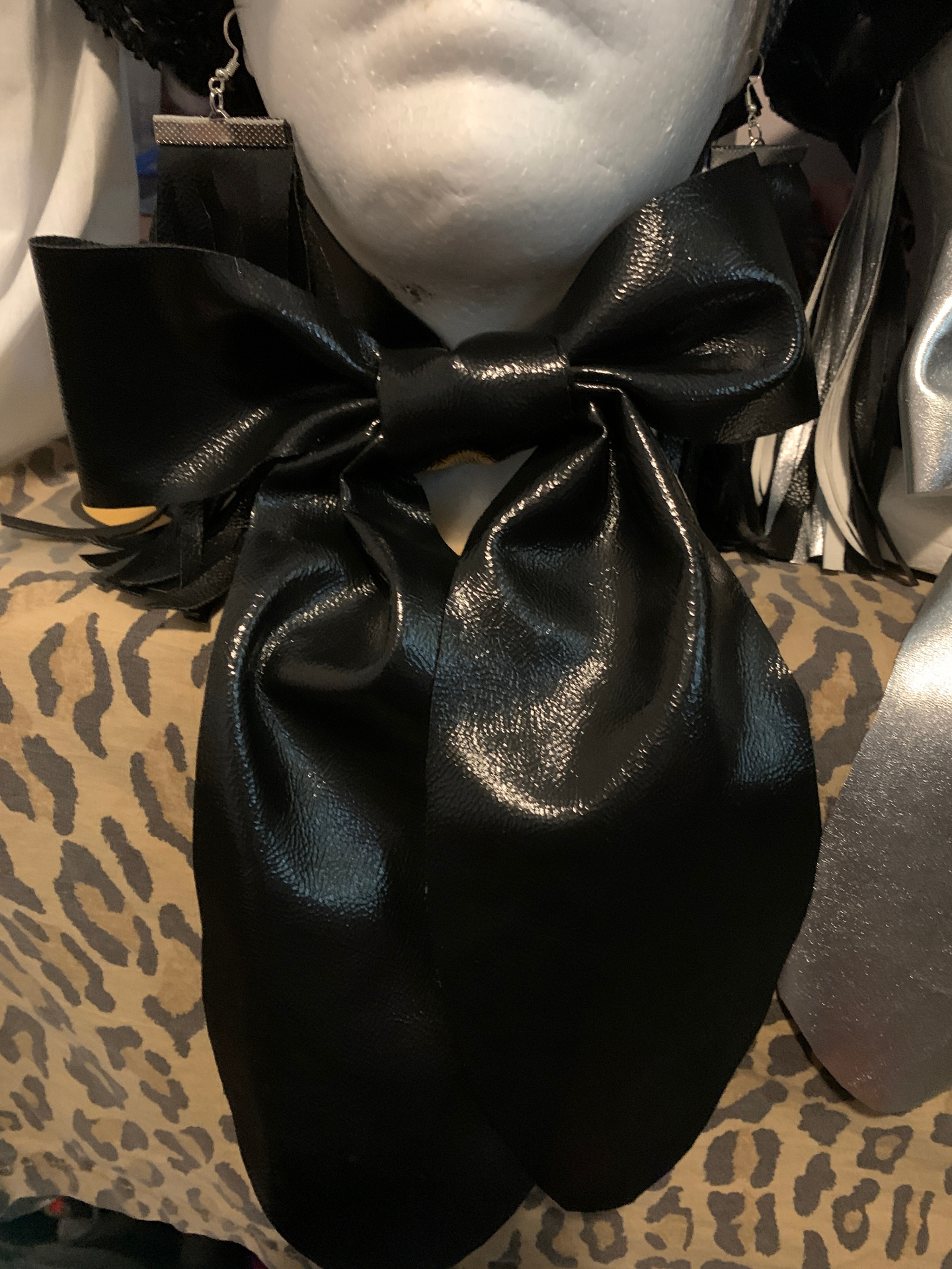 Onyx Patent Grand Bow